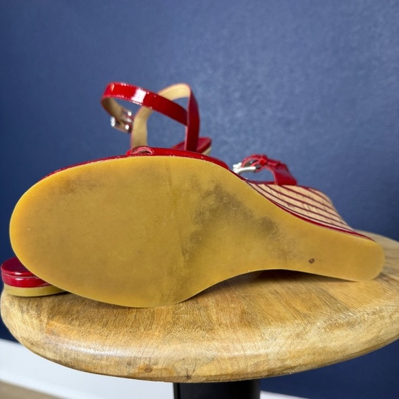 Michael Kors "Pacific" Patent Leather Striped Slingback Wedge Sandals, Size 10 - Picture 8 of 9